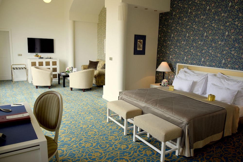 Savoy Suite with Terrace - Photo 13