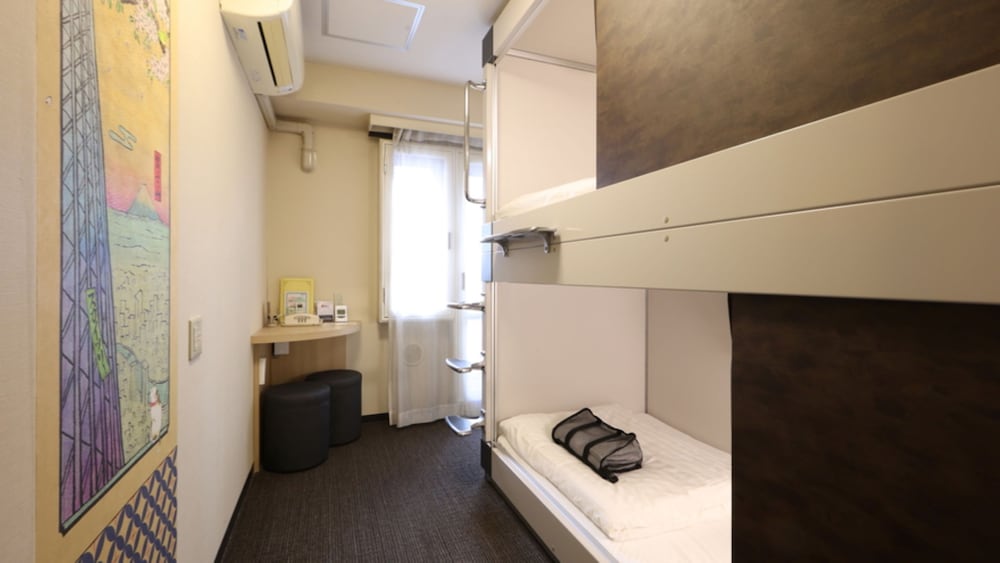 Twin Cabin, Non Smoking (Station Side) photo 3
