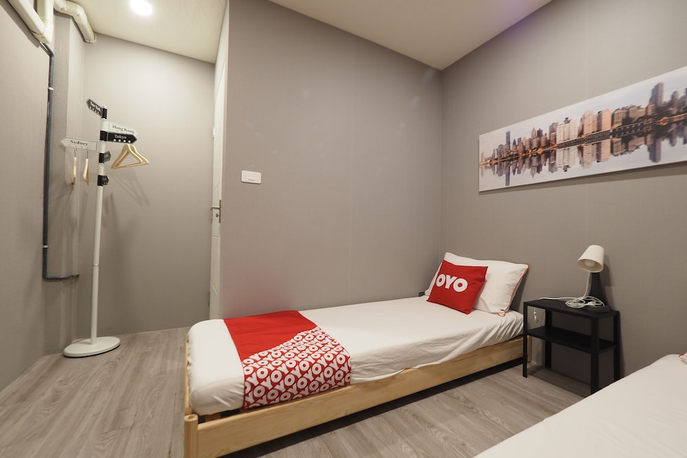 Premium Twin Room, Shared Bathroom photo 2