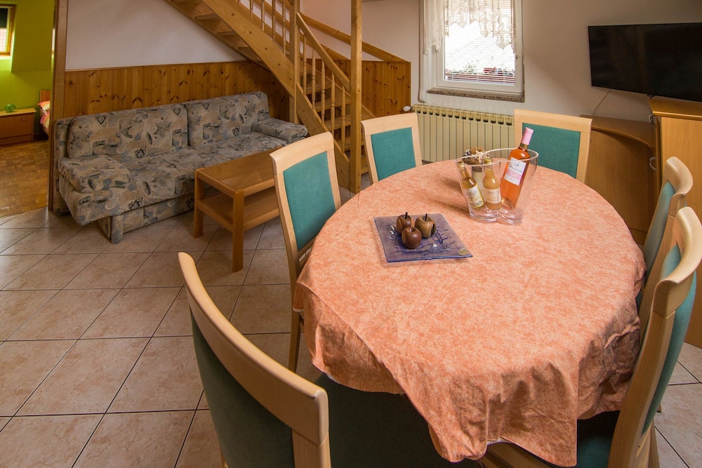 Apartment, 1 Bedroom, Ground Floor photo 2