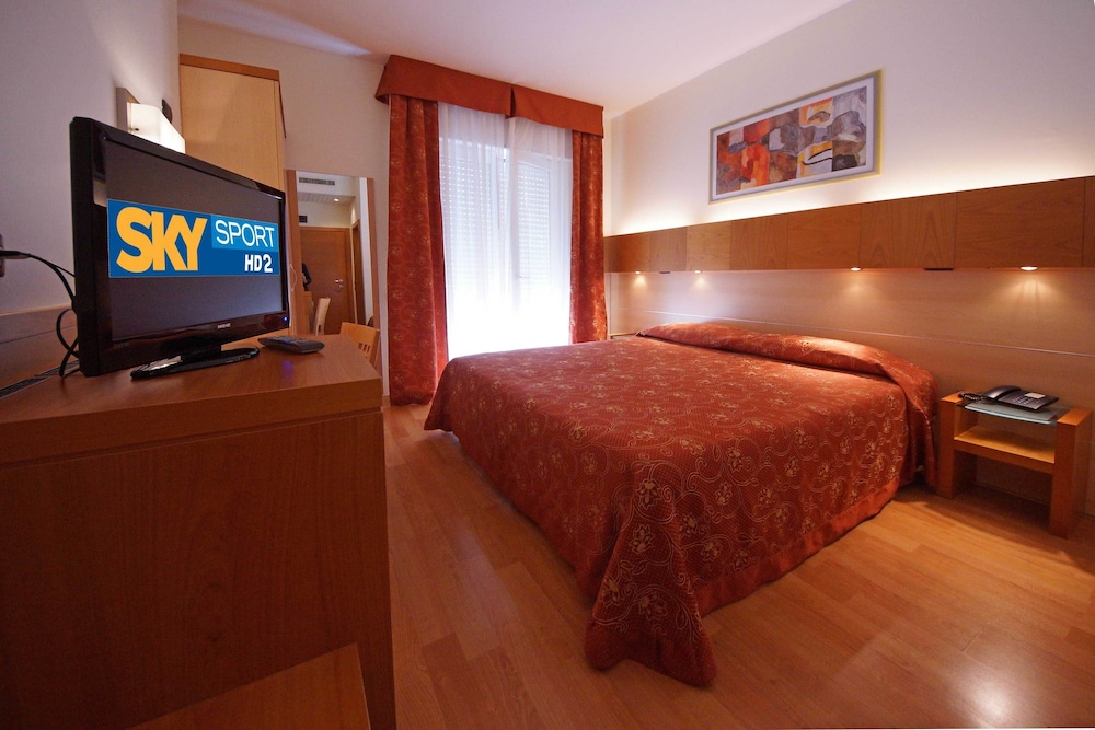 Family Room - Photo 1