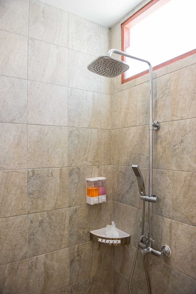 Deluxe Double with Bath - Photo 2
