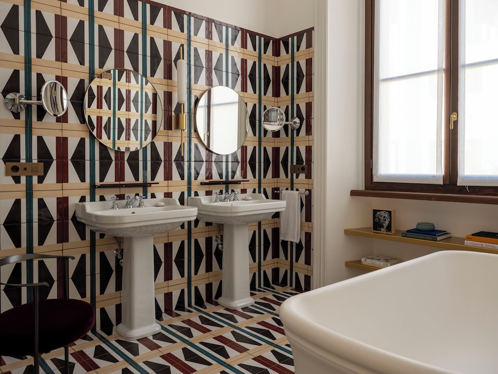 Junior Suite thumbnail 5