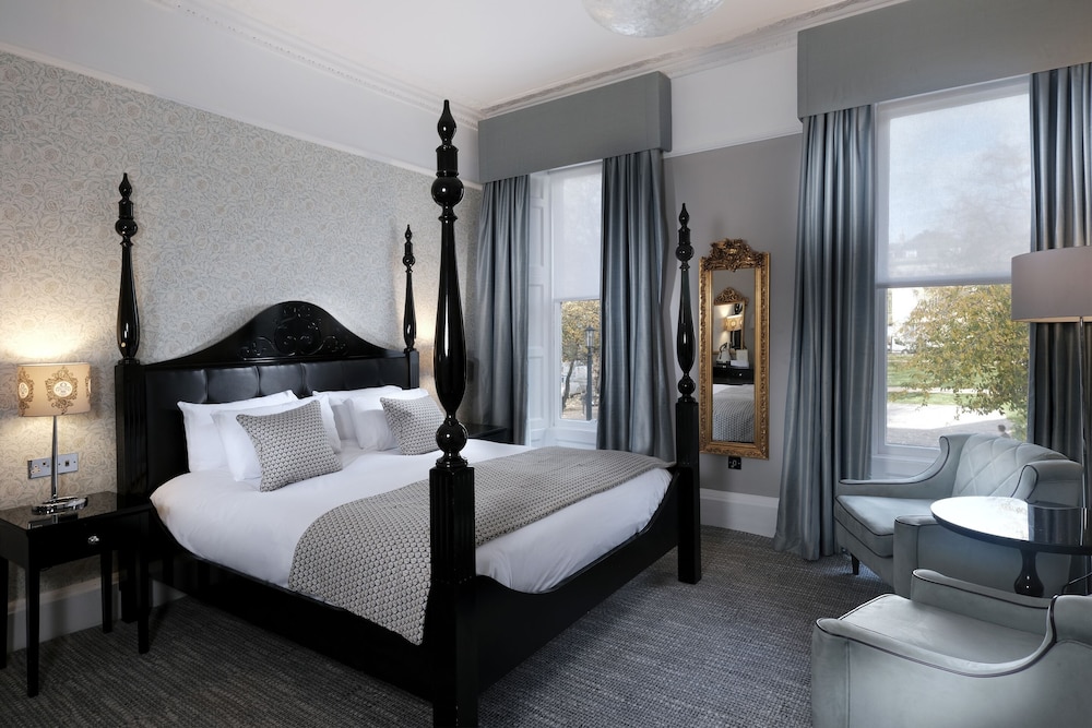 Deluxe Room, 1 King Bed, Ensuite, City View photo 2