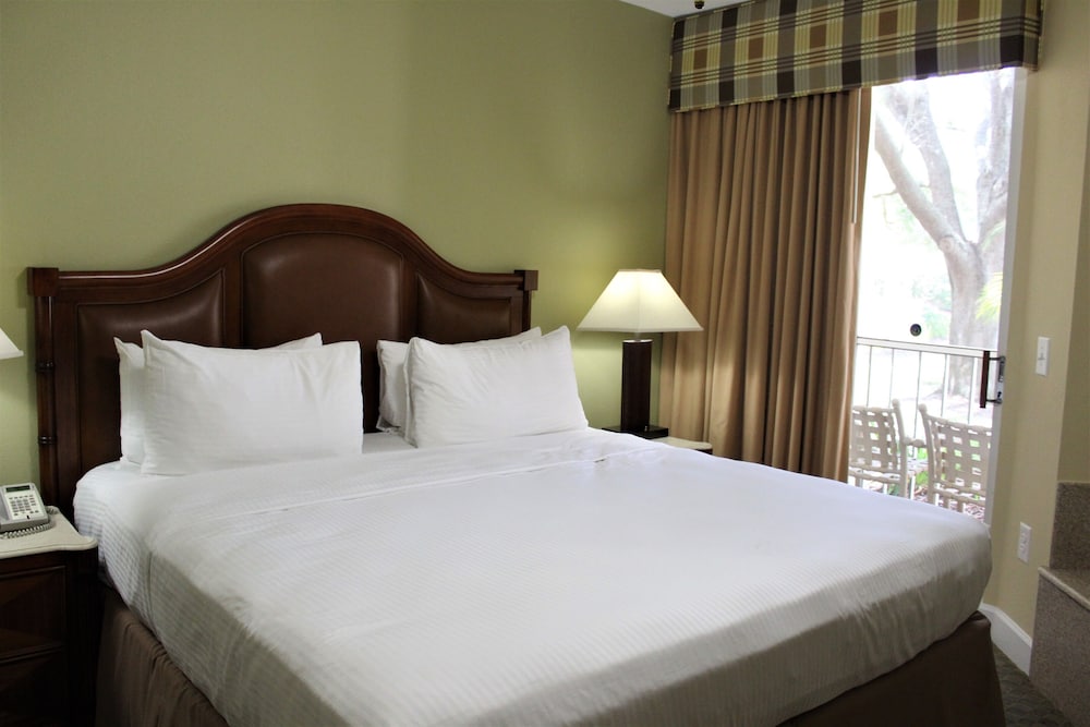 Studio King Bed with Balcony