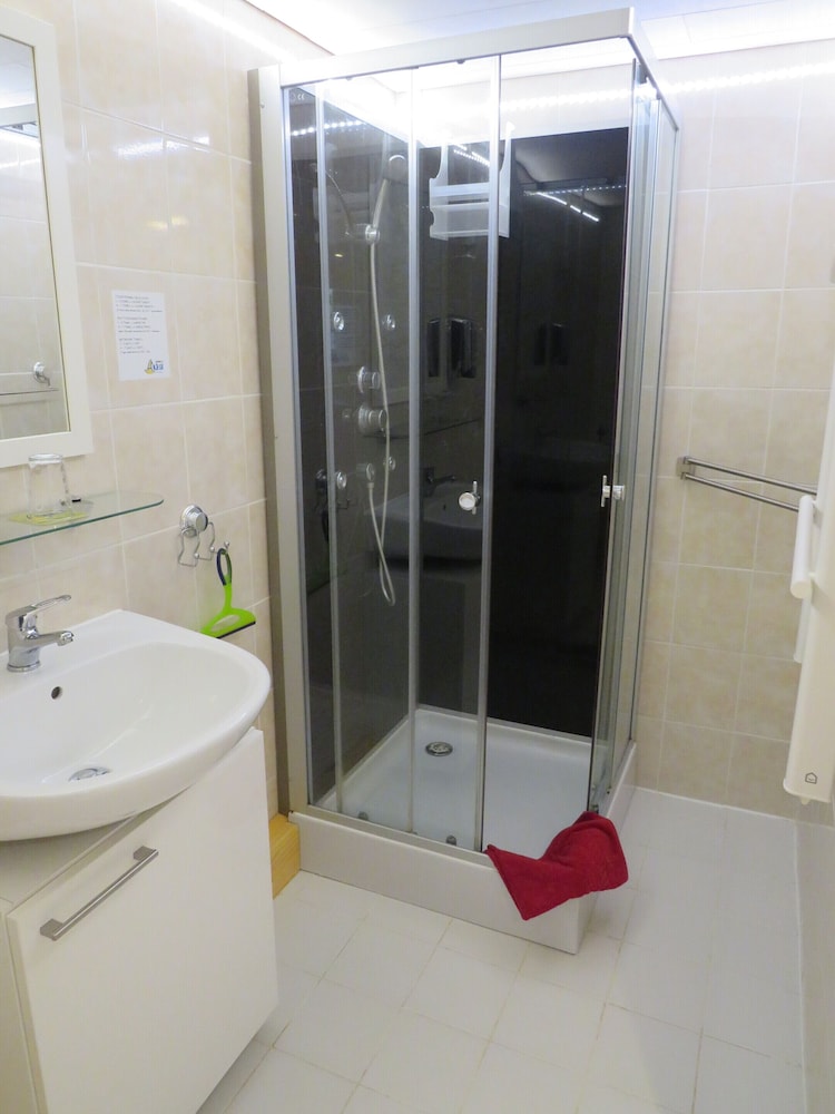 Standard Quadruple Room, Ensuite (Doubs) - Photo 6