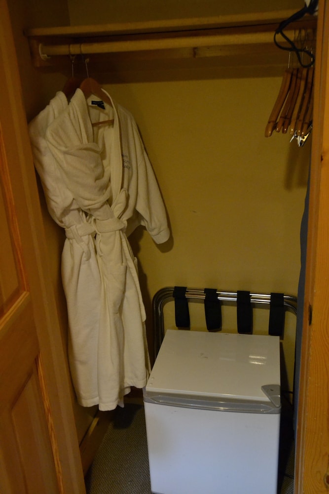 Deluxe King Room (2 guests max) - Photo 6