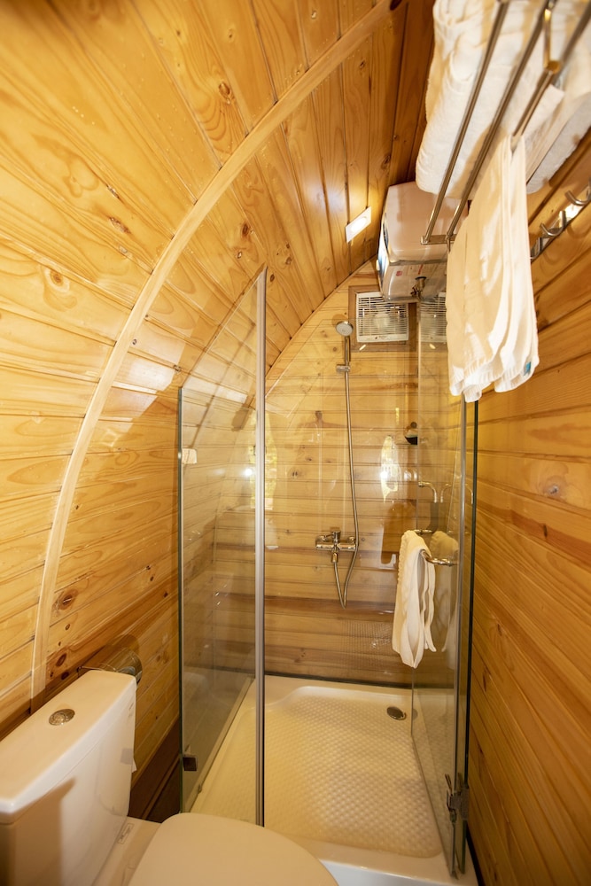 Superior Bungalow - Photo 10