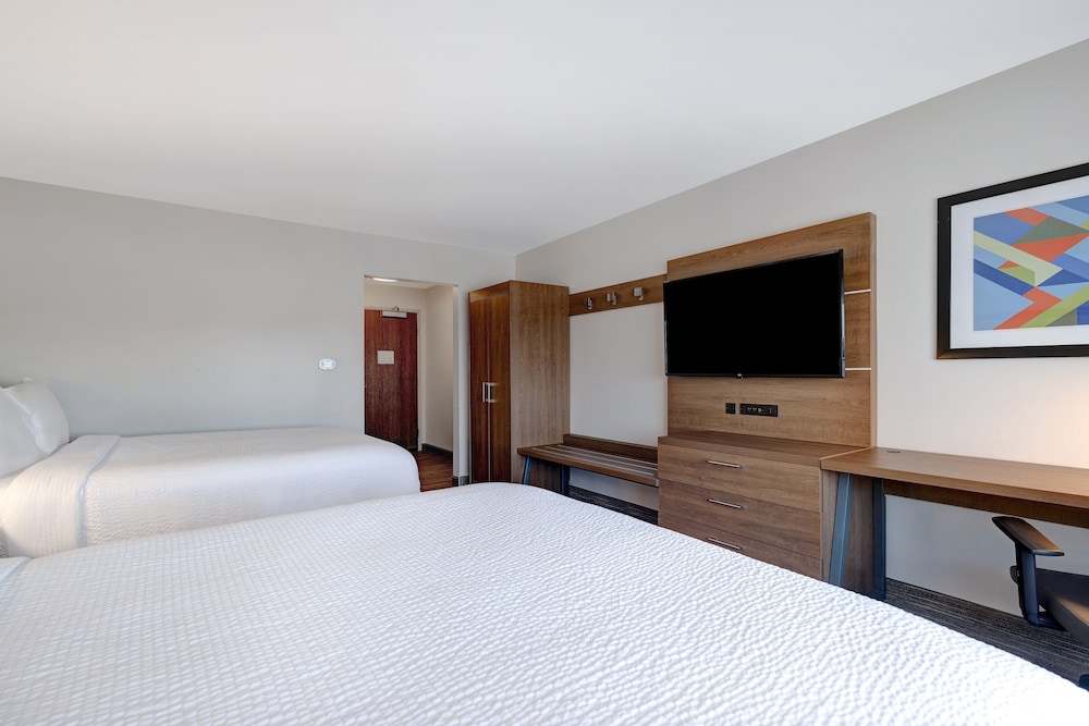 Standard Room, 2 Queen Beds, Accessible (Comm, Tub) - Photo 5