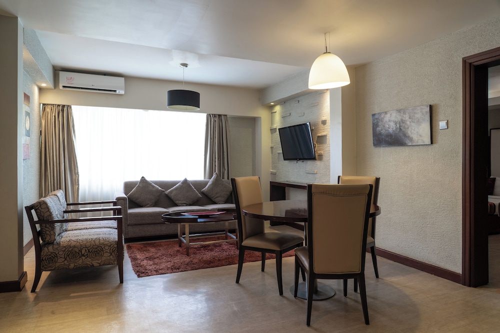 Luxury Suite photo 1