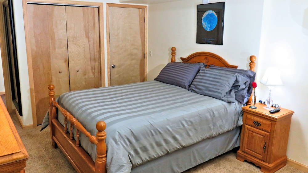 Romantic 1- Bedroom Condo with Full Kitchen photo 1