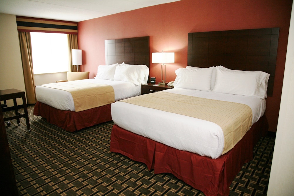 Standard Room, 2 Queen Beds, Accessible Bathtub (Communications) - Photo 1