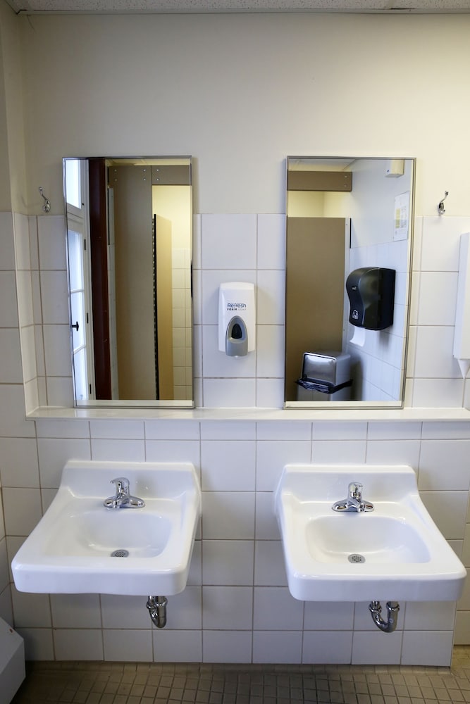 1 Single Bed in a 4 Beds Dormitory (Male Only) photo 1