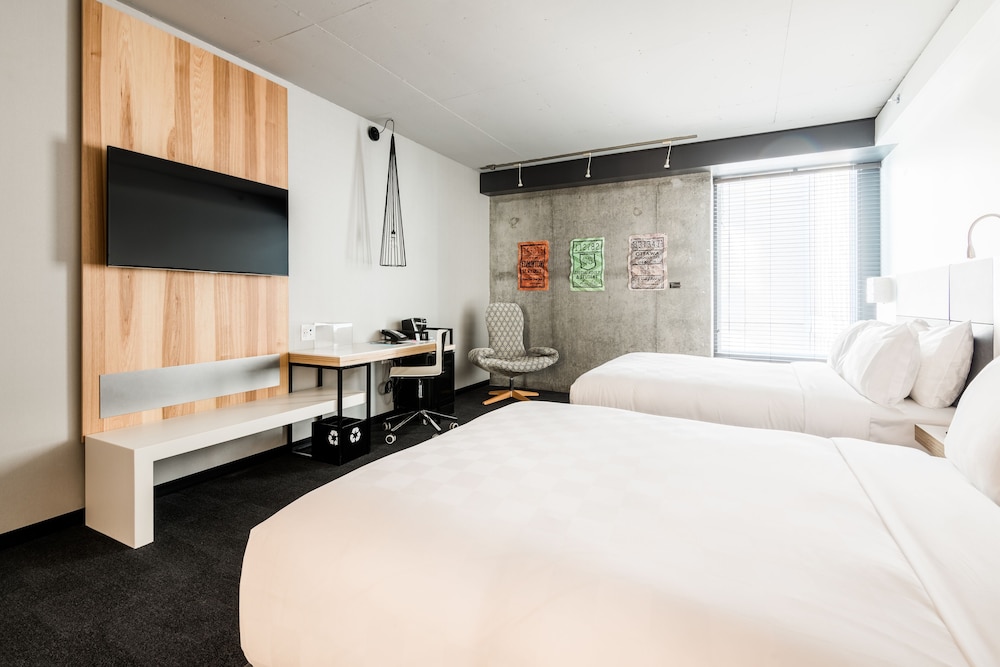 Classic Double Room, 2 Queen Beds photo 2