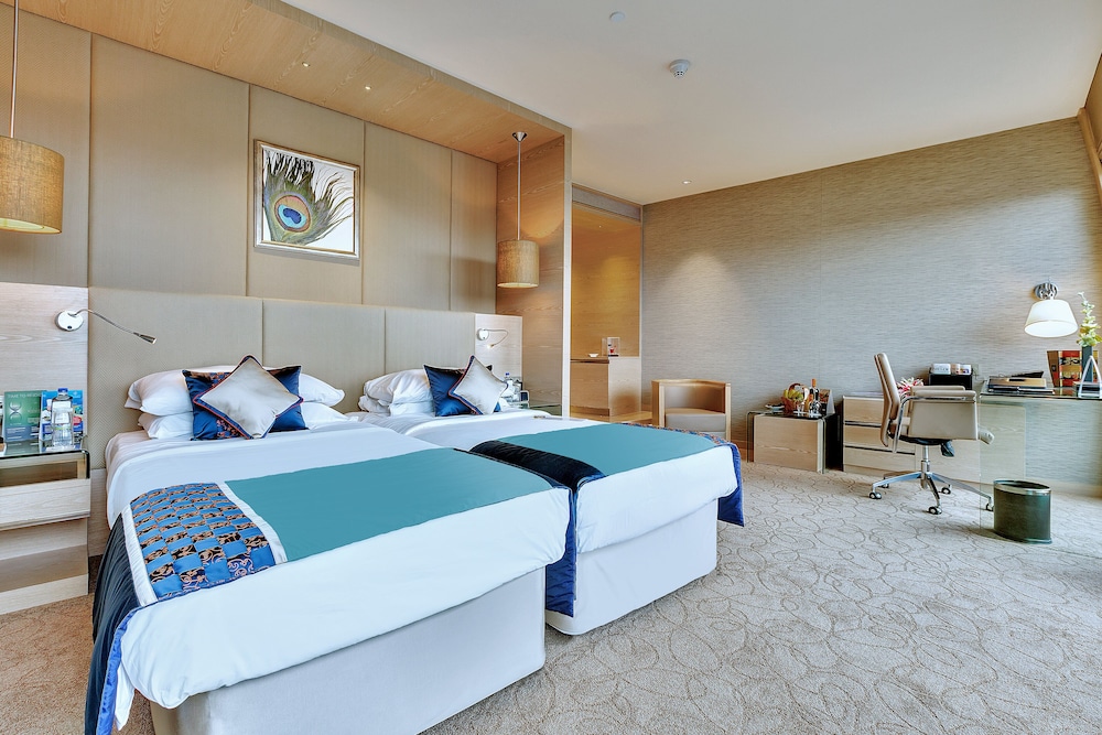 Mercury City View Room - Twin Bed - Photo 4