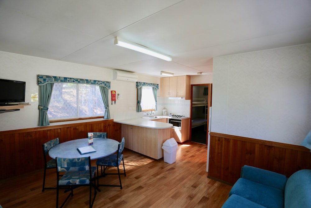 Lucas Cabin photo 3