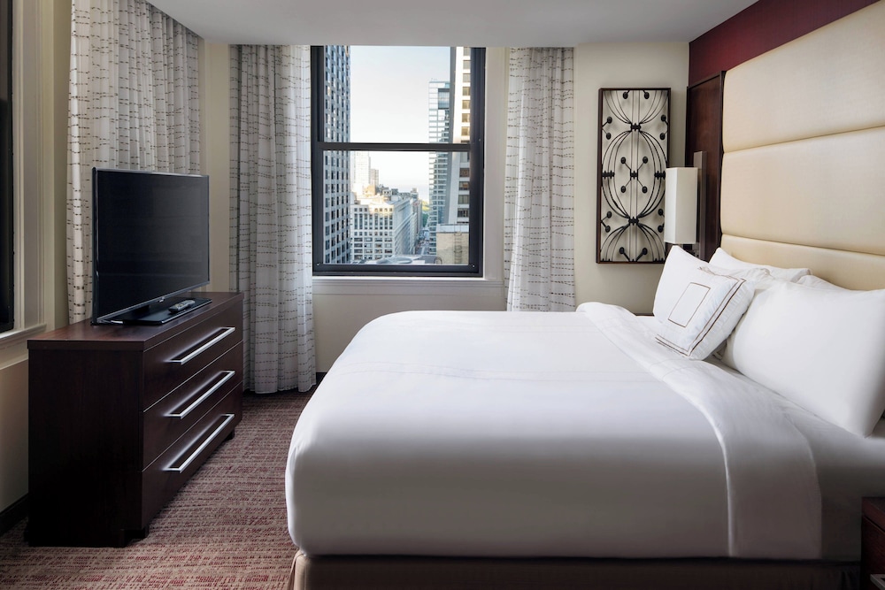 Suite, 1 Bedroom (Mobility/Hearing Accessible, Tub)