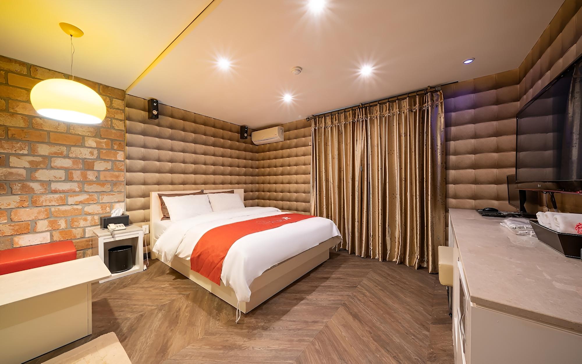 Room (Standard Room) - Photo 3