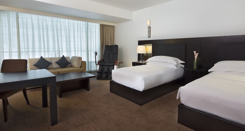Executive Room At Concourse A Near Gate A1 Or A24