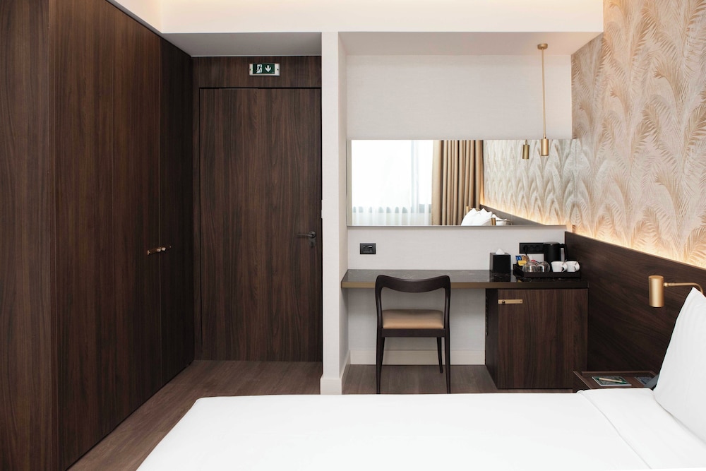 Standard Room (Accessible)