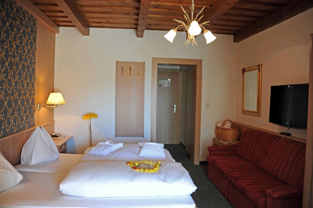 Traditional Quadruple Room, 1 Bedroom, Mountain View photo 1