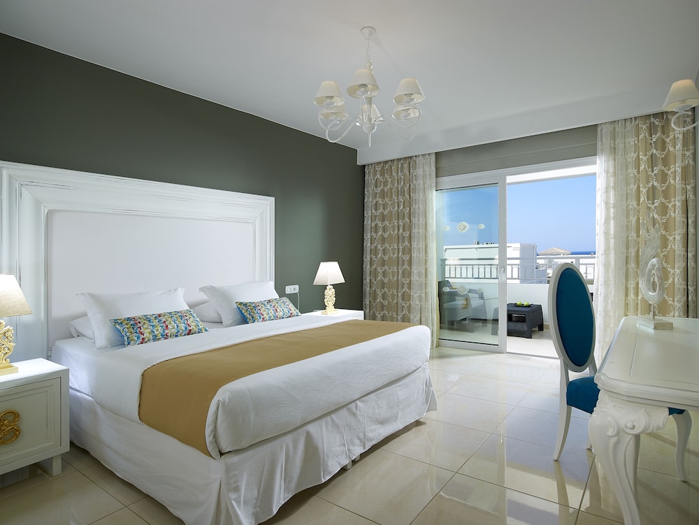 Deluxe Suite, Garden View