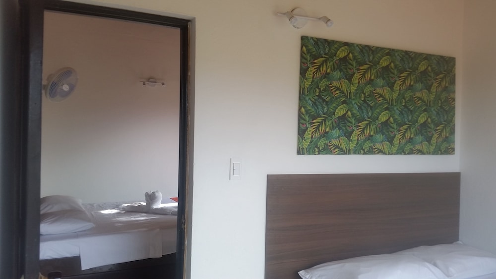 Signature Room, Lake View photo 2
