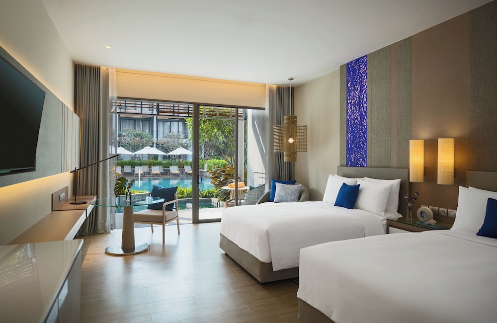 Room, 2 Twin Beds, Pool Access