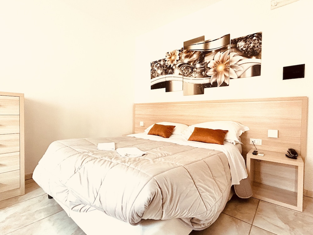 Double Room - Photo 13