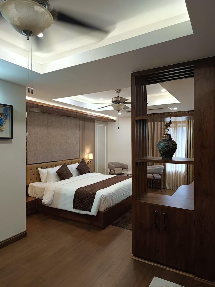 Presidential Room, City View