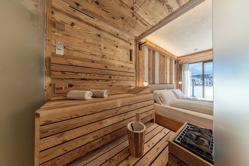 Luxury Studio Suite, Balcony, Mountain View