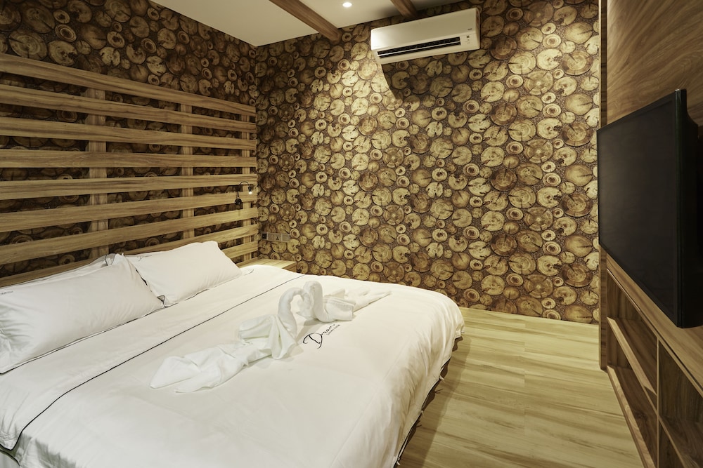 Premium Honeymoon (The Bamboo)