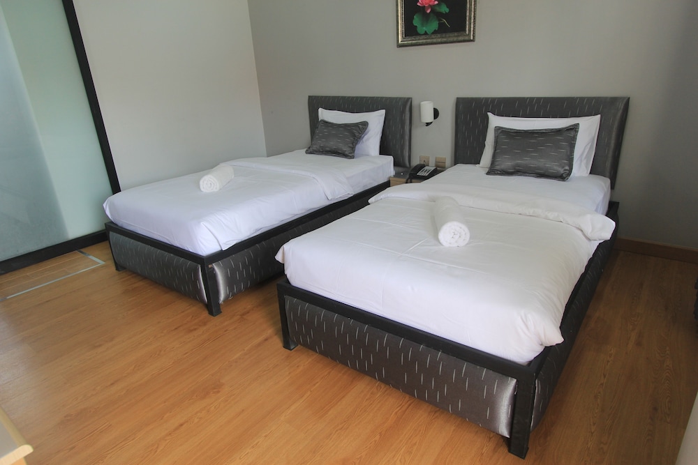 Basic Twin Room - Photo 3