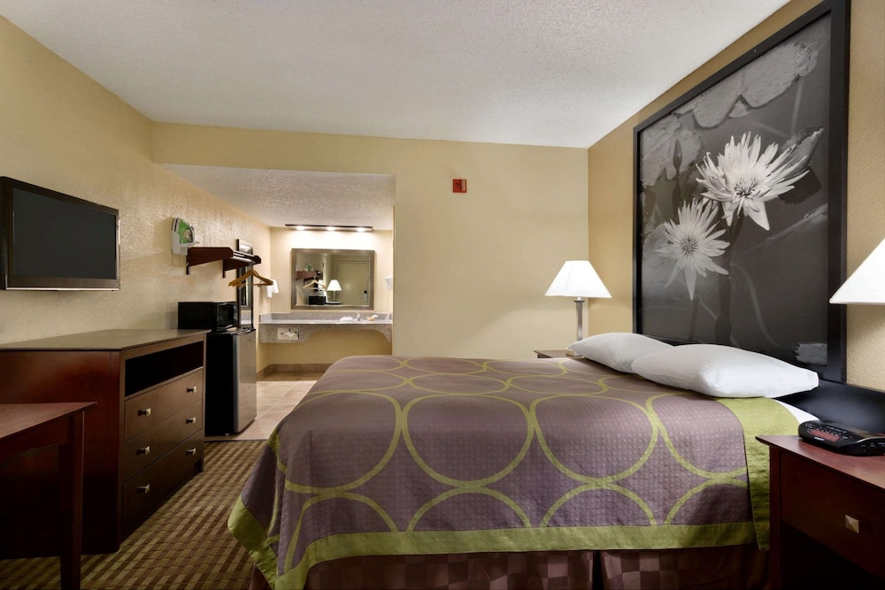 Standard Room, 1 King Bed