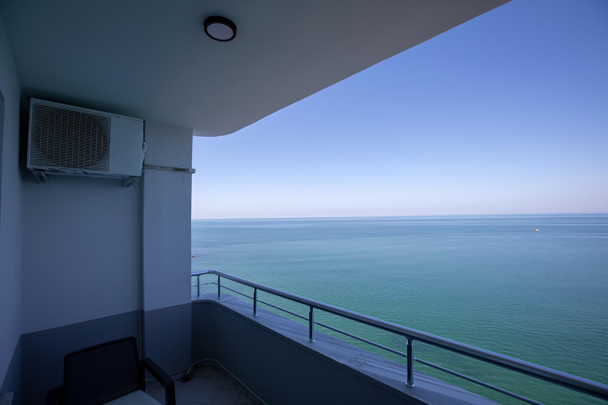 Honeymoon Suite photo 2