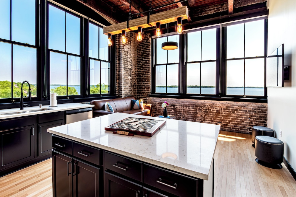 Exclusive Room, 2 Bedrooms, Lake View photo 1