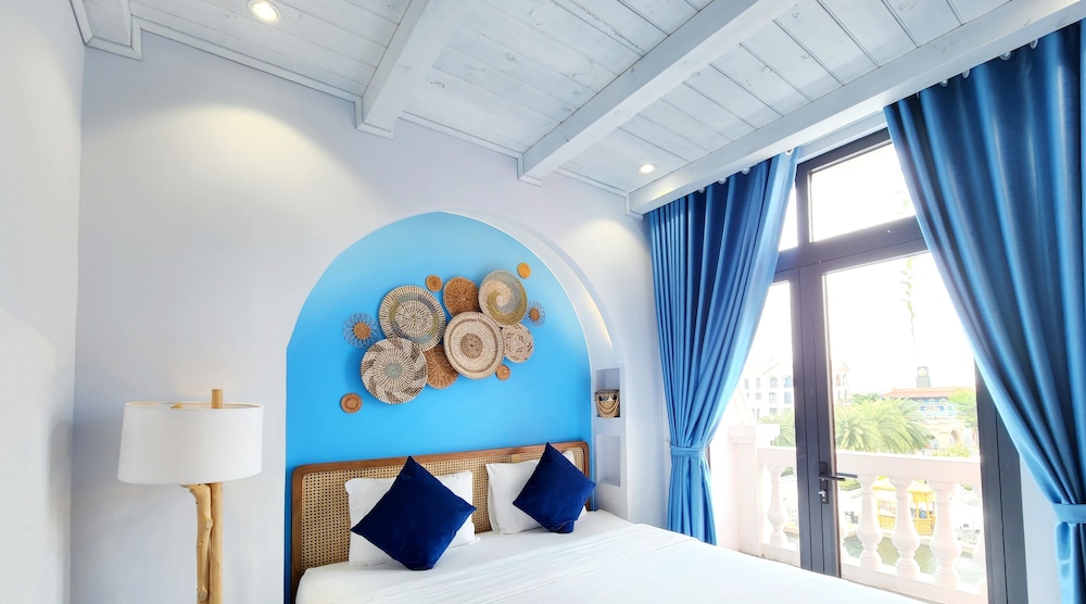 Standard Double Room, 1 King Bed, Balcony, Mezzanine