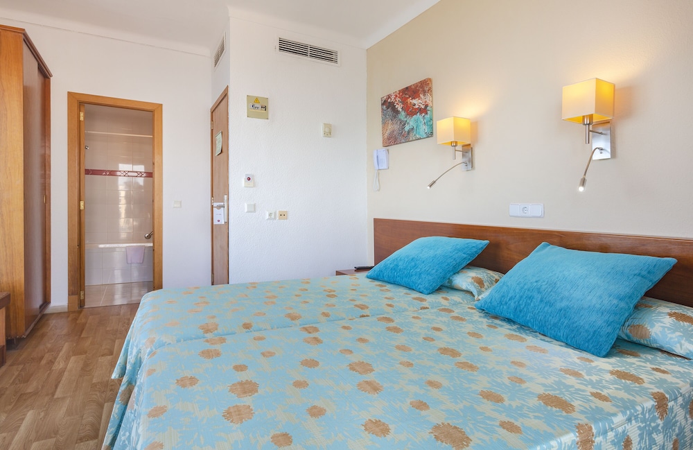 Double Room, Balcony, Partial Sea View - Photo 10