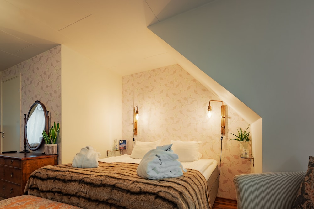 Double Room - Photo 10