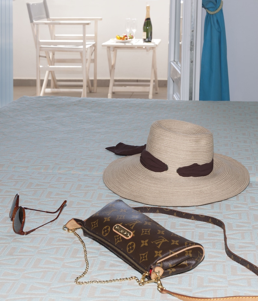 Basic Double Room, 1 Double Bed, Partial Sea View photo 1