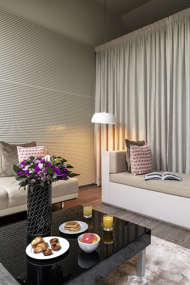 Suite (Mercy) - Photo 4