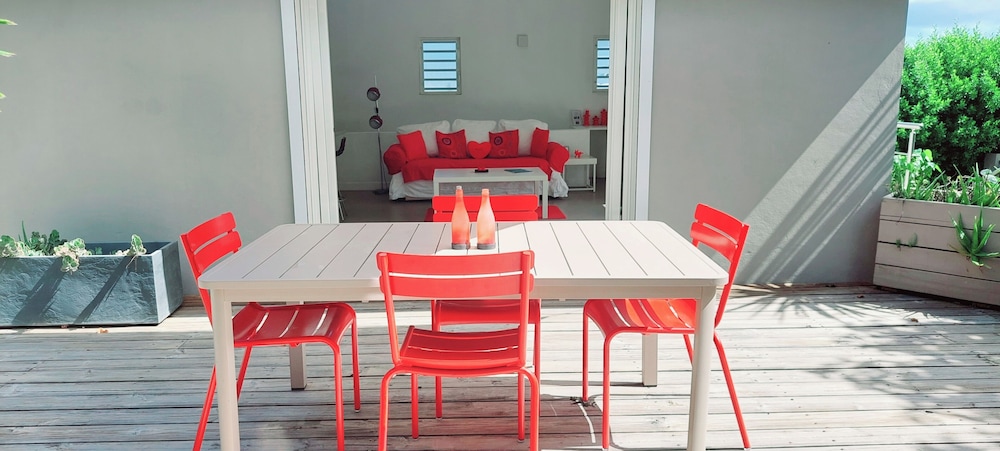 Deluxe Duplex, Garden View