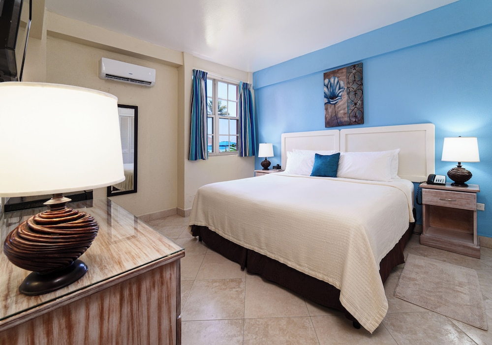 Room (garden Or Pool View)