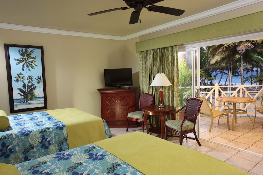 Deluxe Room, Oceanfront (2 Double Beds) photo 1