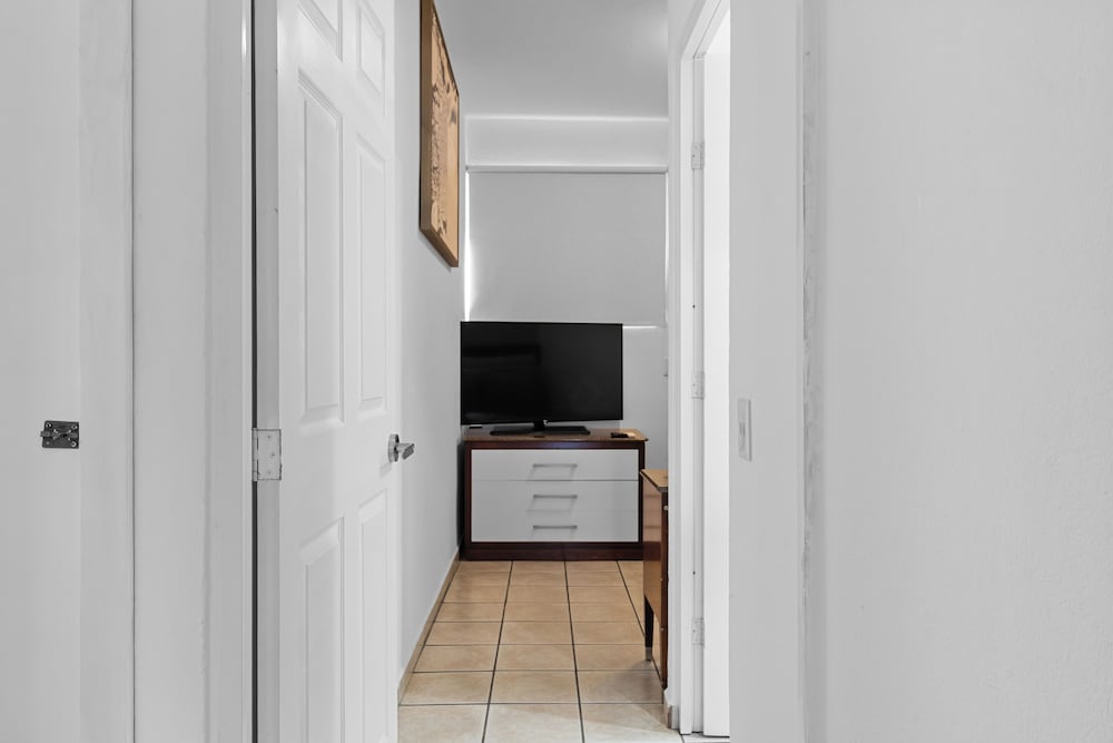 Basic Single Room, 1 Bedroom, City View