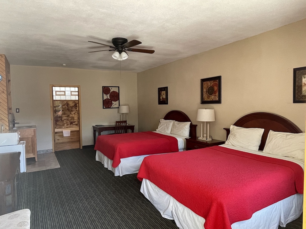 2 Queen Suite photo 1