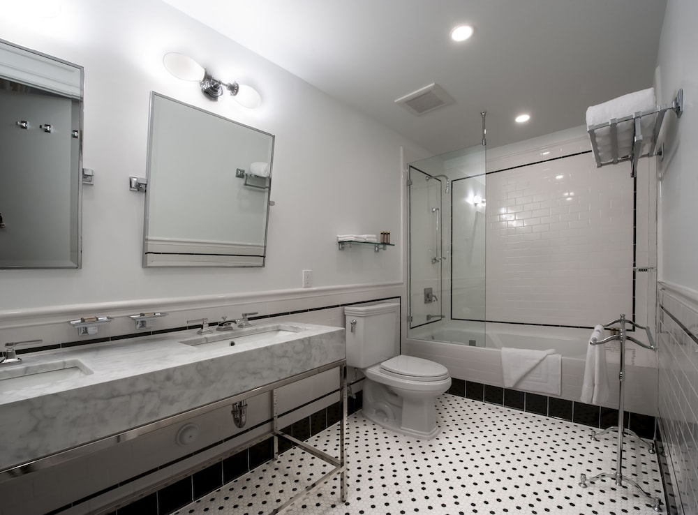 Shepley Suite - Photo 6