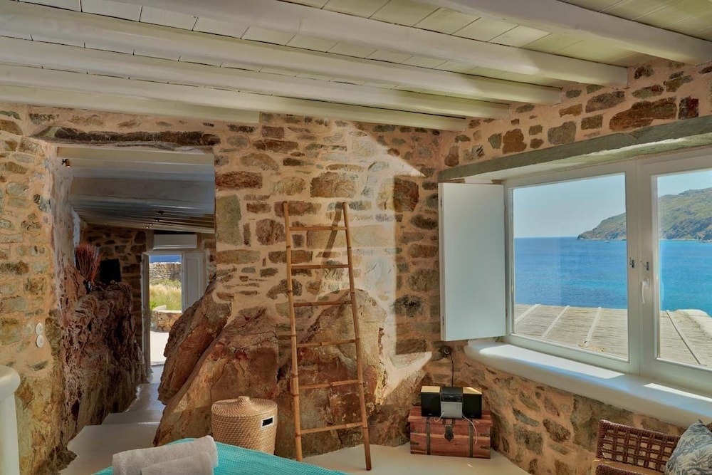 Superior Studio Suite, Private Pool photo 3
