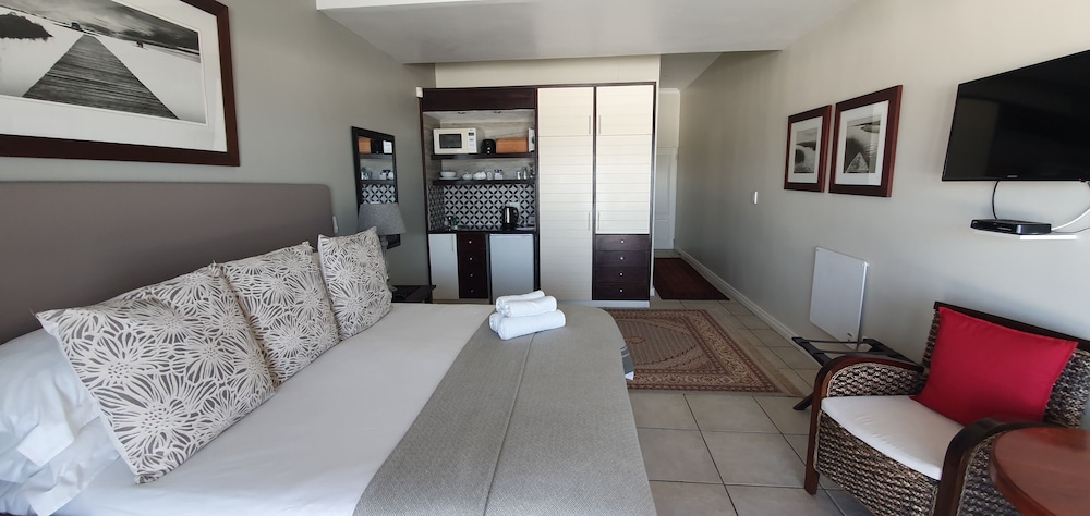Honeymoon Room, 1 Bedroom, Balcony, Ocean View photo 2