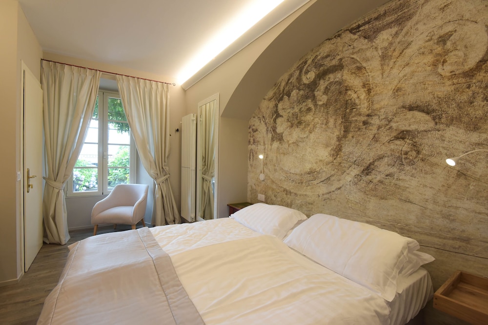 Standard Double Room, Lake View photo 3